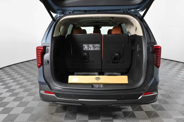 new 2026 Kia Carnival Hybrid car, priced at $55,845