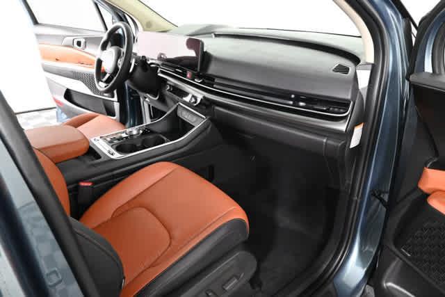 new 2026 Kia Carnival Hybrid car, priced at $55,845