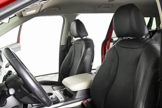 used 2024 Kia Carnival car, priced at $31,825