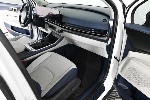 new 2026 Kia Carnival Hybrid car, priced at $48,105