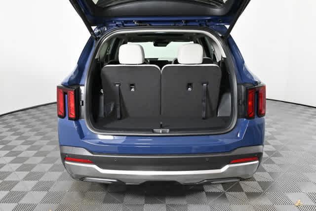 new 2026 Kia Sorento car, priced at $39,122