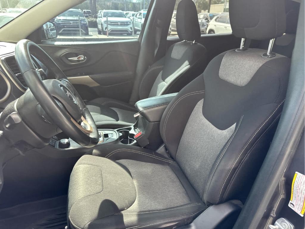 used 2017 Jeep Cherokee car, priced at $12,995