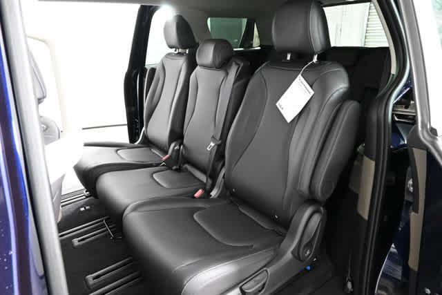 new 2026 Kia Carnival Hybrid car, priced at $42,153