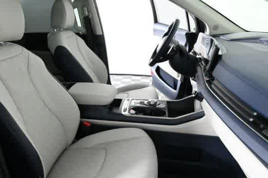 new 2026 Kia Carnival Hybrid car, priced at $50,300