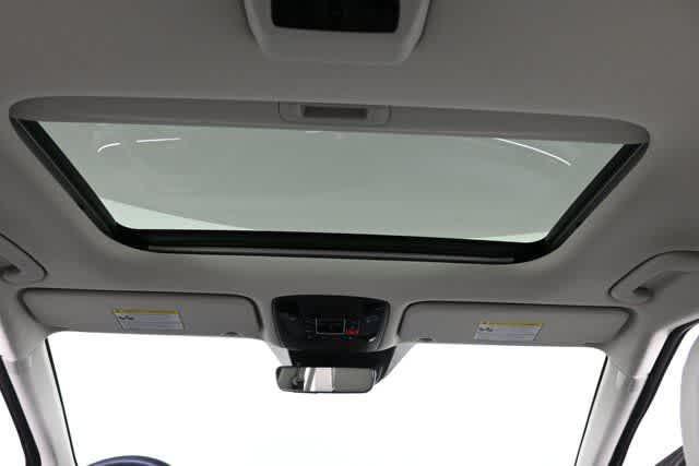 new 2026 Kia Carnival Hybrid car, priced at $50,300