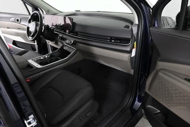 new 2026 Kia Carnival Hybrid car, priced at $44,280