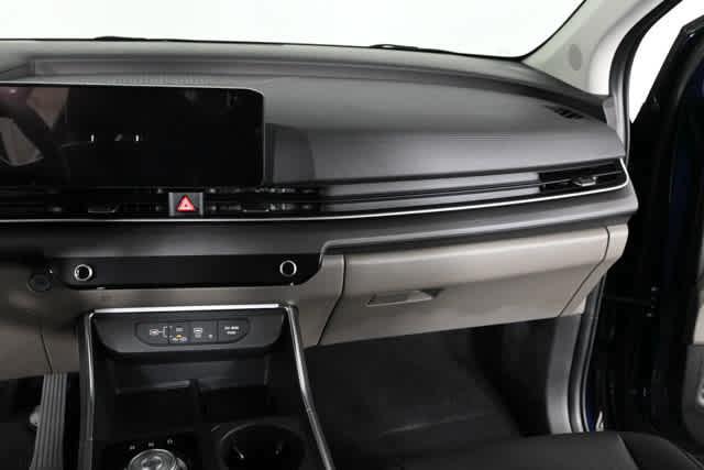 new 2026 Kia Carnival Hybrid car, priced at $44,280