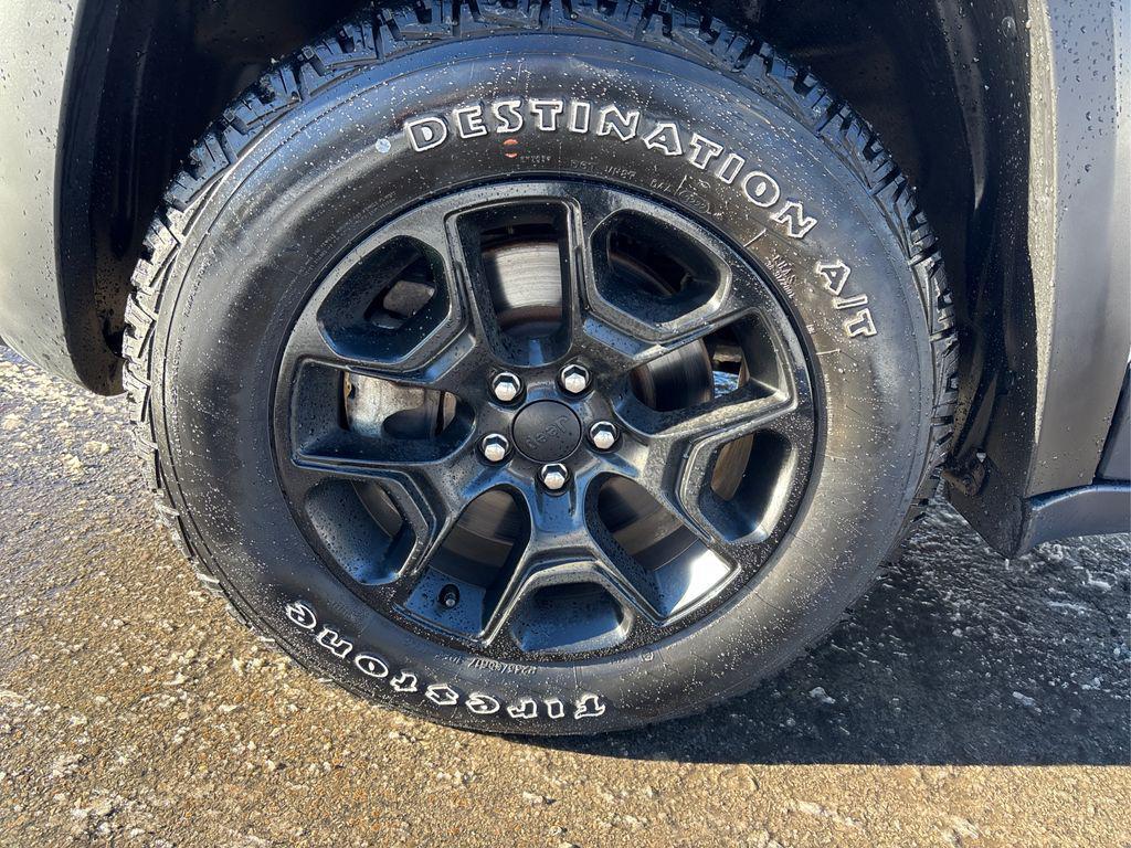 used 2022 Jeep Cherokee car, priced at $24,724