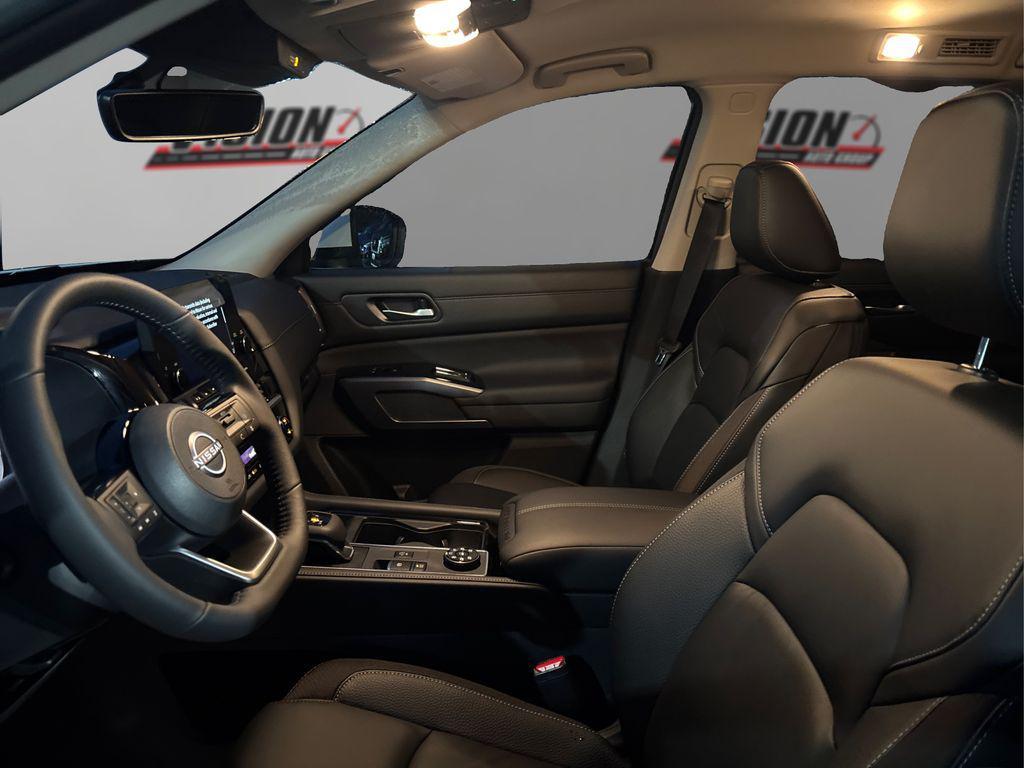 new 2025 Nissan Pathfinder car, priced at $38,350