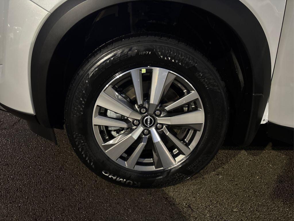 new 2025 Nissan Pathfinder car, priced at $38,350