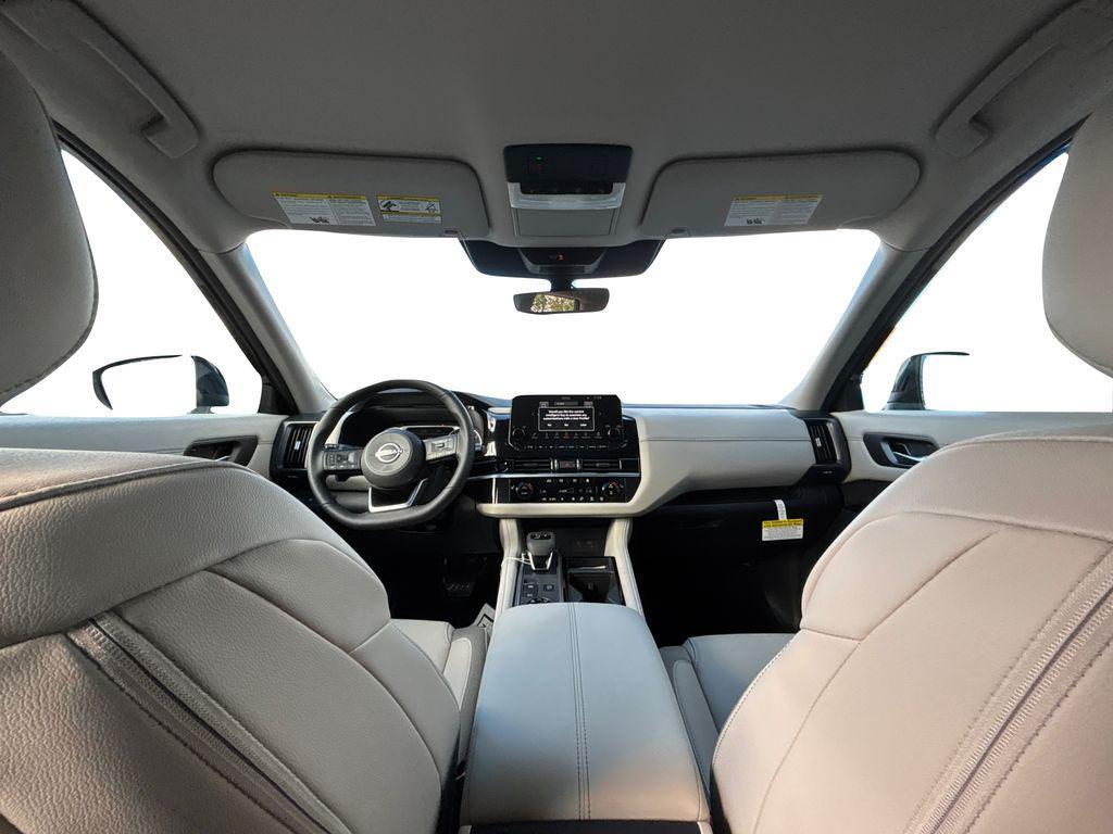 new 2025 Nissan Pathfinder car, priced at $39,692