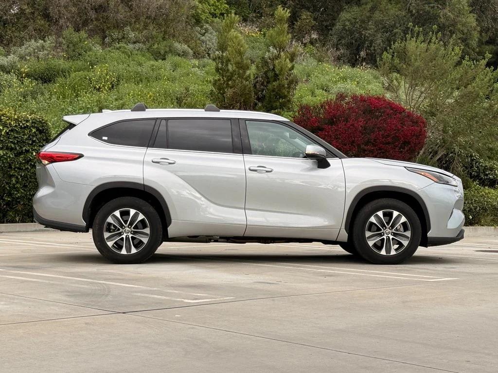 used 2022 Toyota Highlander Hybrid car, priced at $36,871