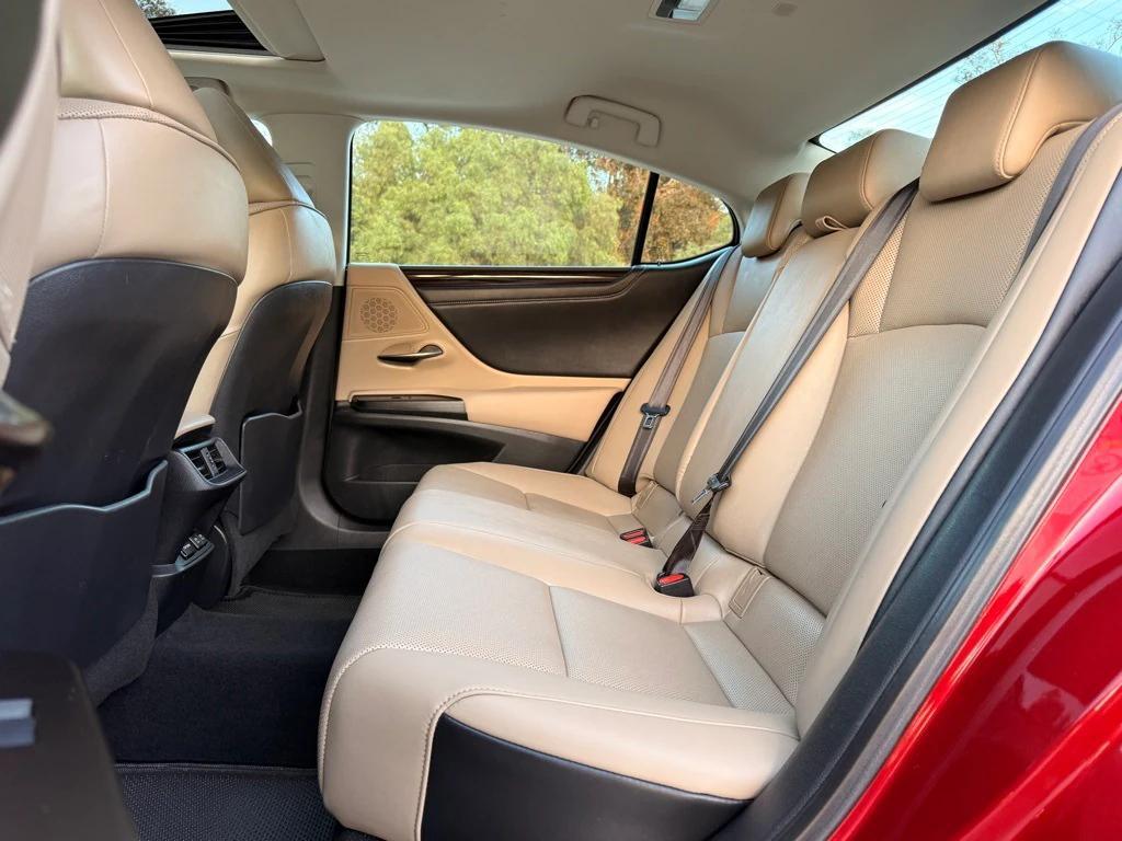 used 2019 Lexus ES 350 car, priced at $30,592