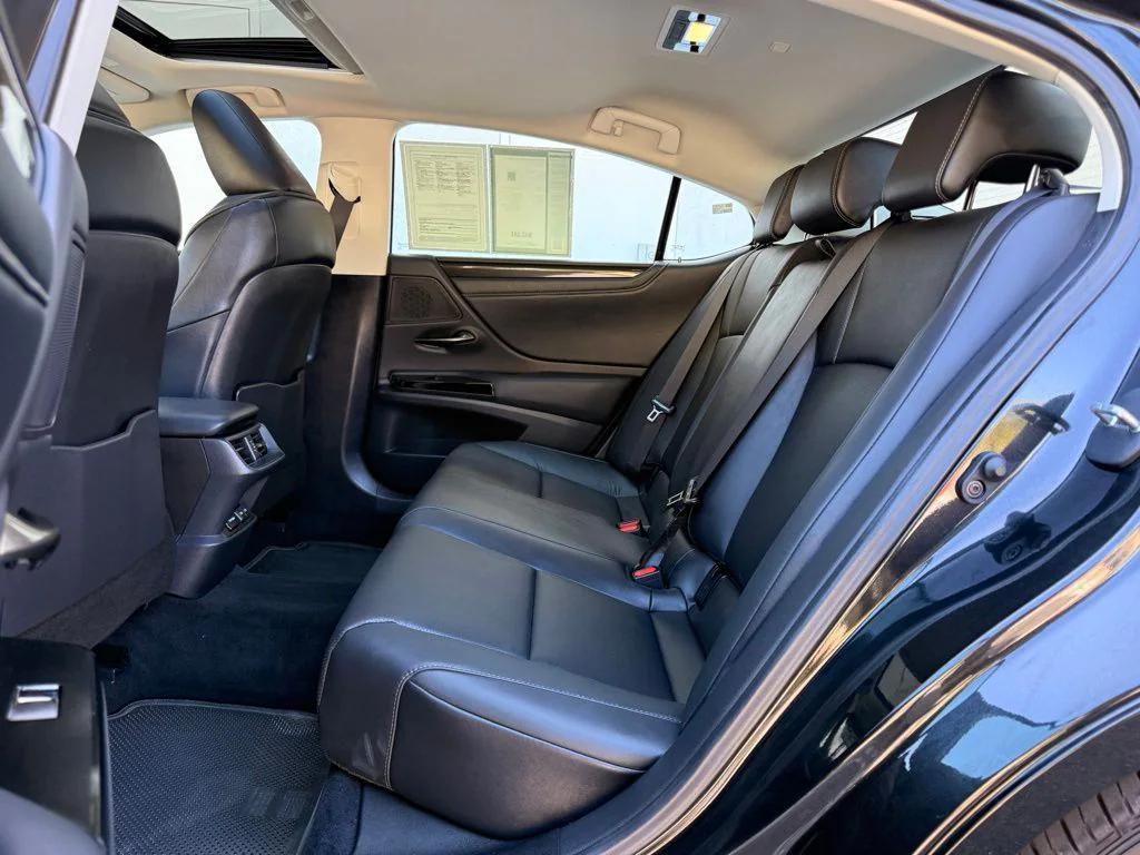 used 2025 Lexus ES 350 car, priced at $43,192