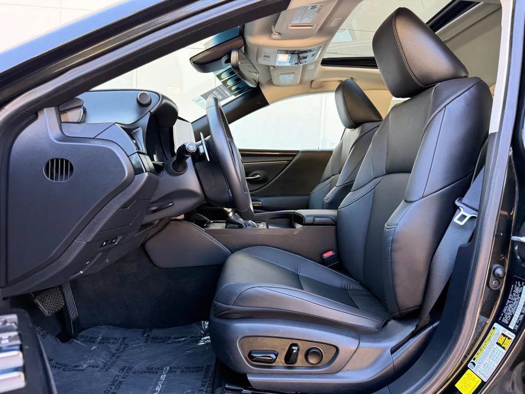 used 2025 Lexus ES 350 car, priced at $43,192