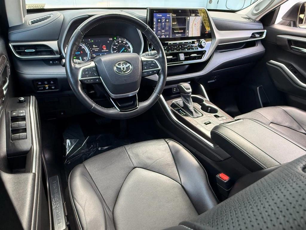 used 2022 Toyota Highlander Hybrid car, priced at $44,481
