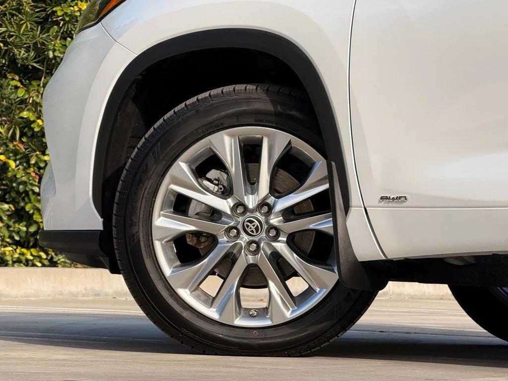 used 2022 Toyota Highlander Hybrid car, priced at $44,481