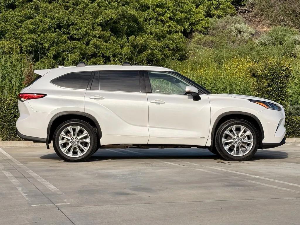 used 2022 Toyota Highlander Hybrid car, priced at $44,481