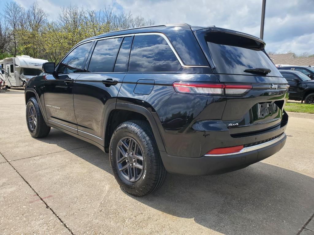 used 2025 Jeep Grand Cherokee car, priced at $29,995