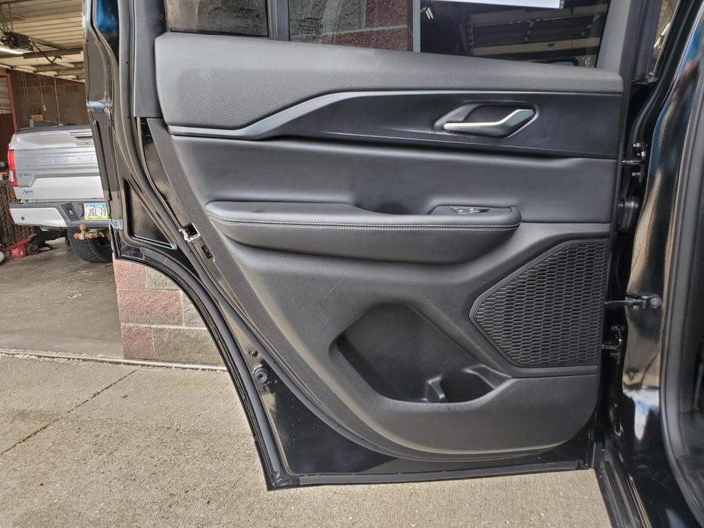 used 2025 Jeep Grand Cherokee car, priced at $29,995
