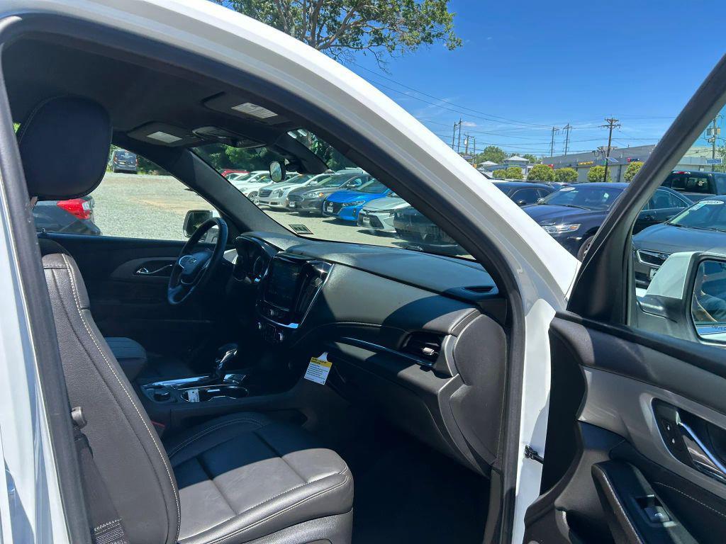 used 2023 Chevrolet Traverse car, priced at $22,495