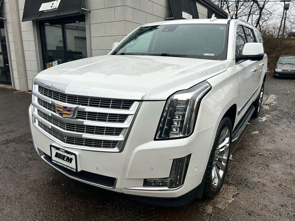 used 2020 Cadillac Escalade ESV car, priced at $22,995