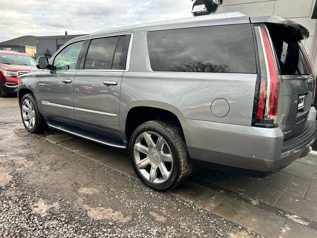 used 2019 Cadillac Escalade ESV car, priced at $21,995