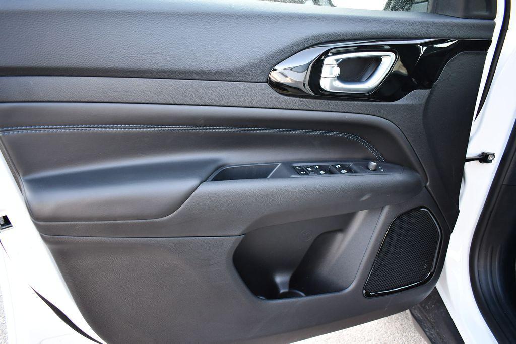 new 2026 Jeep Compass car, priced at $28,282