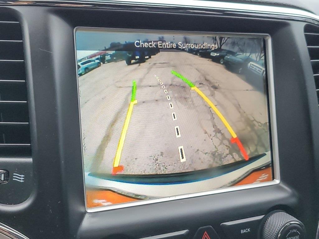 used 2015 Jeep Grand Cherokee car, priced at $11,822