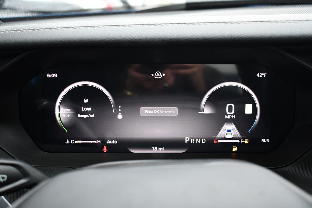 new 2026 Jeep Cherokee car, priced at $44,990