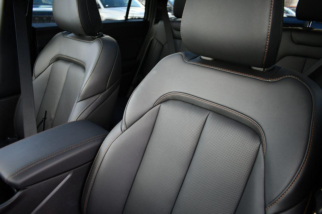 new 2026 Jeep Cherokee car, priced at $44,180