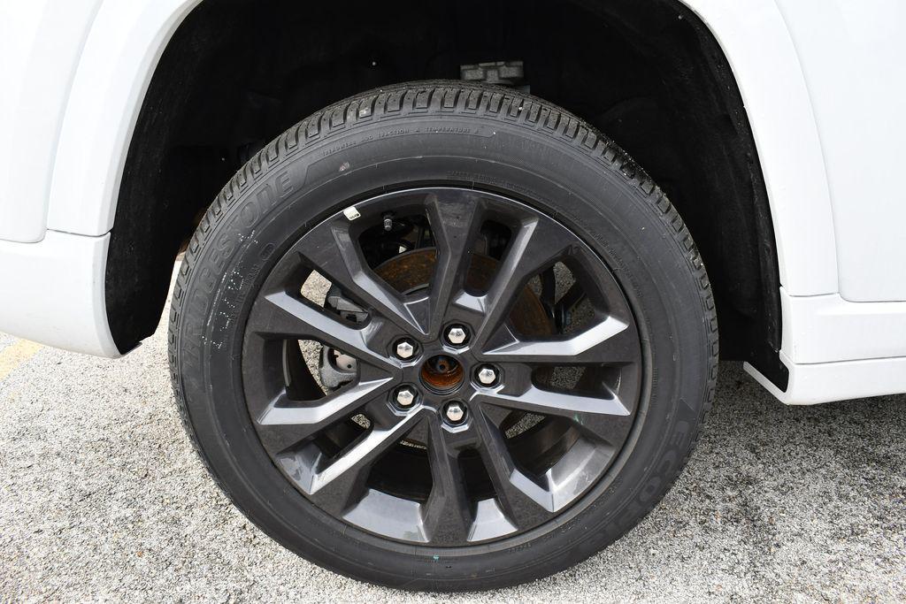 new 2026 Jeep Grand Cherokee car, priced at $44,859