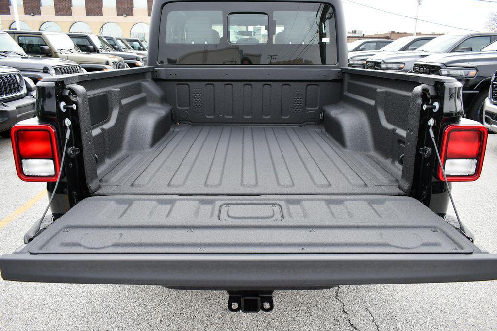 new 2026 Jeep Gladiator car, priced at $37,787