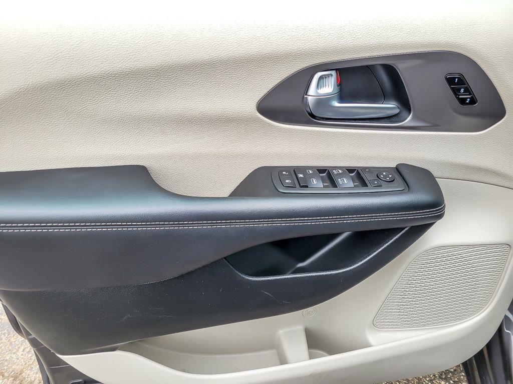 used 2023 Chrysler Pacifica car, priced at $22,393