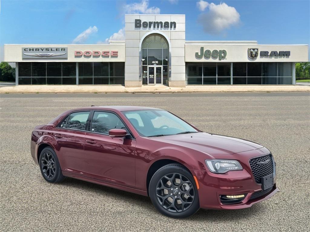 used 2022 Chrysler 300 car, priced at $25,427