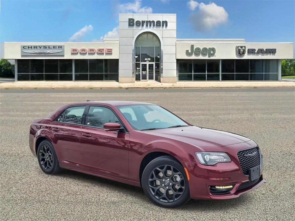 used 2022 Chrysler 300 car, priced at $25,427