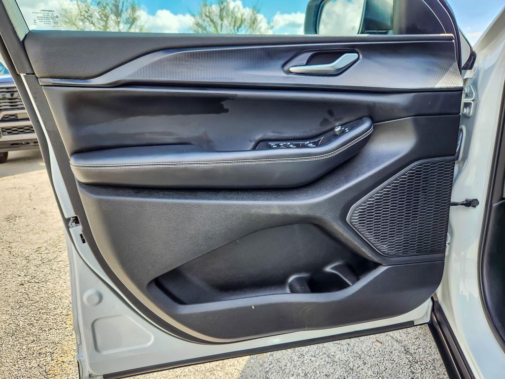 used 2024 Jeep Grand Cherokee L car, priced at $31,590