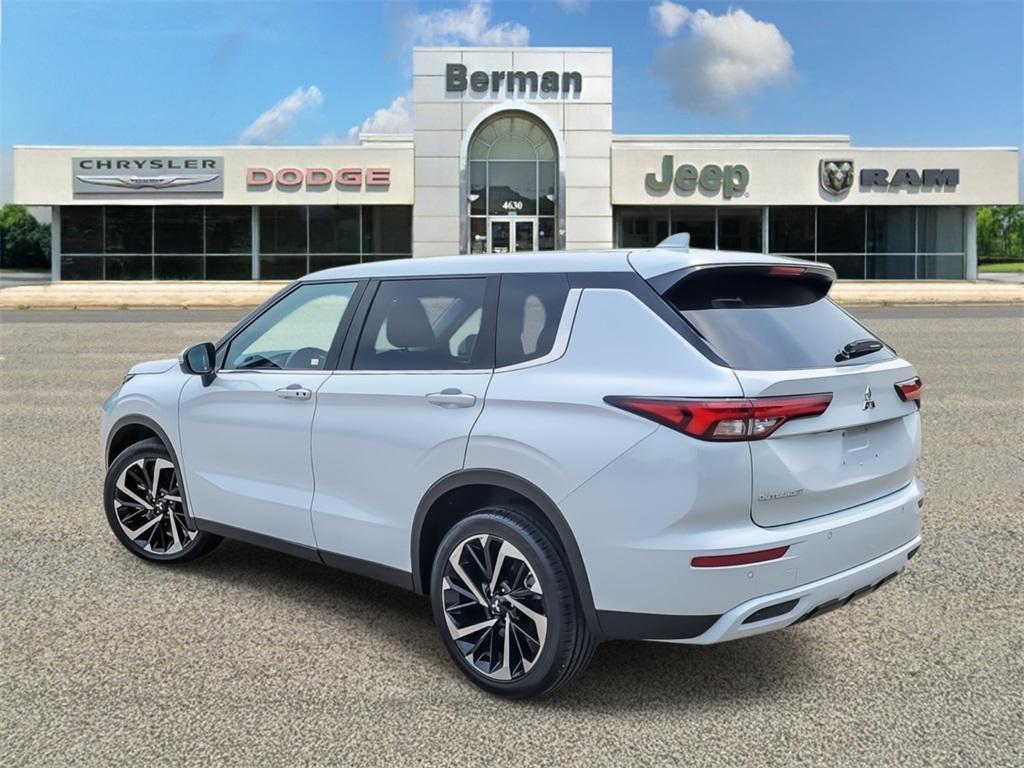 used 2023 Mitsubishi Outlander car, priced at $20,996