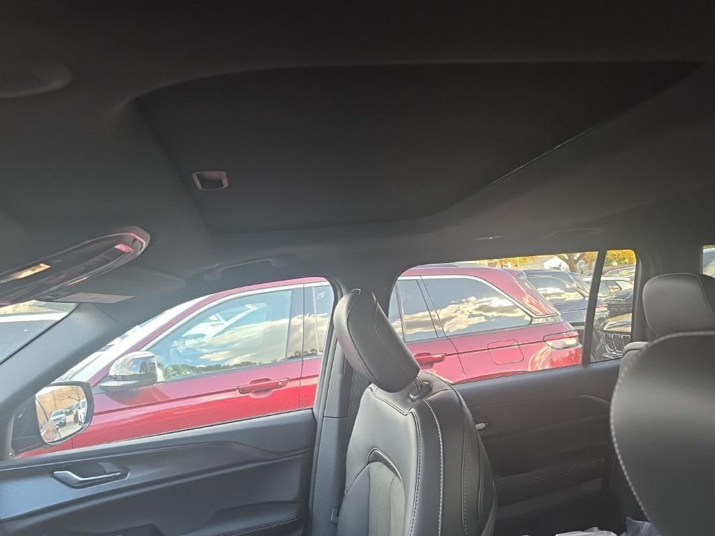 new 2025 Jeep Grand Cherokee L car, priced at $43,852