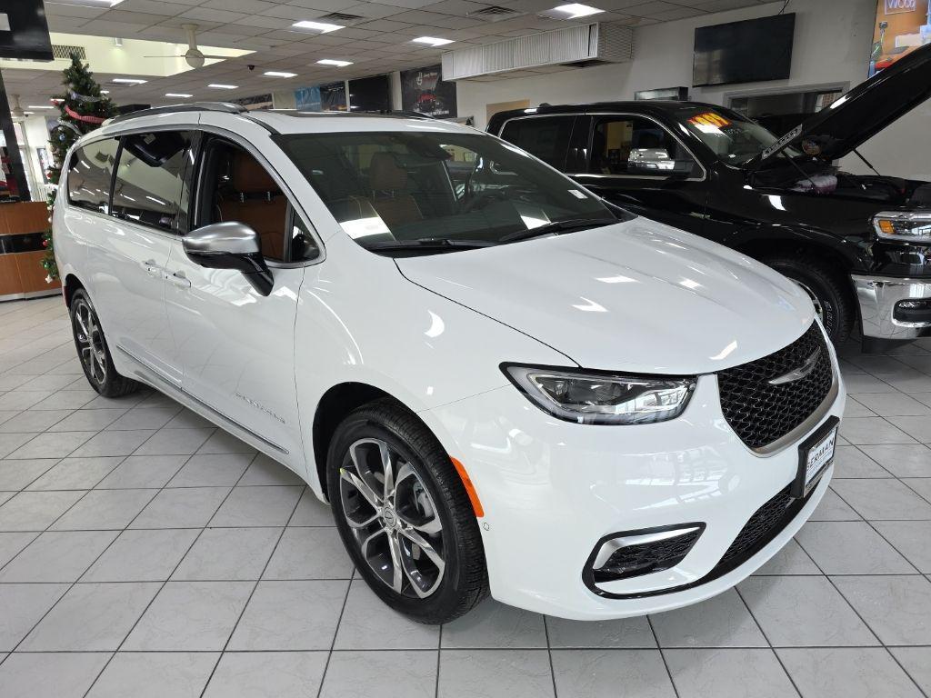 new 2026 Chrysler Pacifica car, priced at $52,472