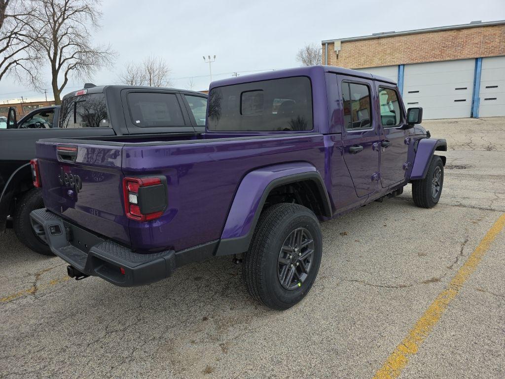 new 2026 Jeep Gladiator car, priced at $46,713