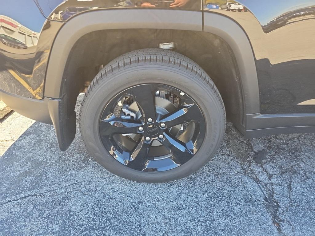 new 2025 Jeep Grand Cherokee car, priced at $45,851