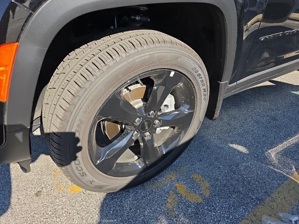 new 2025 Jeep Grand Cherokee car, priced at $45,851