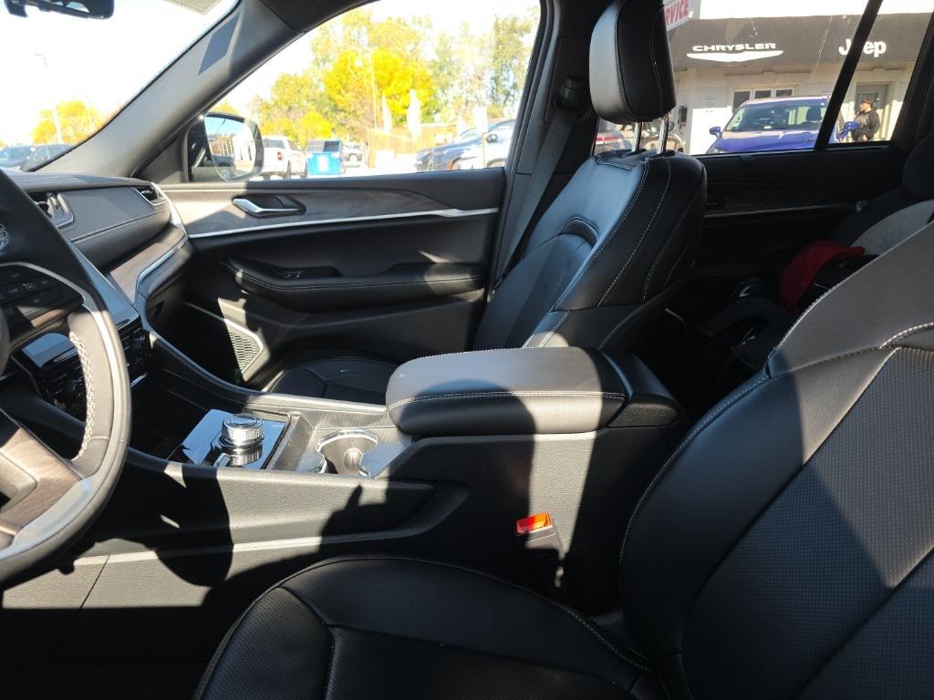 new 2025 Jeep Grand Cherokee car, priced at $45,851