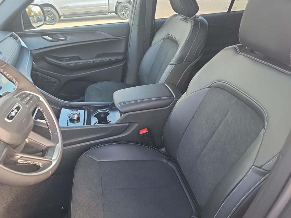 new 2025 Jeep Grand Cherokee L car, priced at $46,228