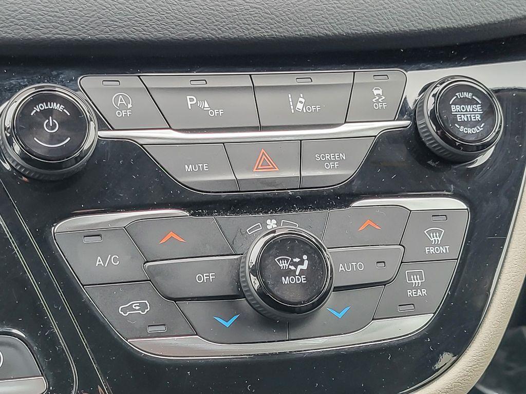 used 2023 Chrysler Pacifica car, priced at $23,728