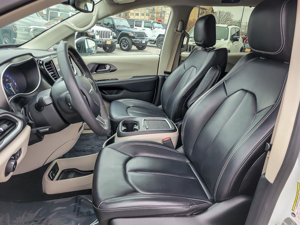 used 2023 Chrysler Pacifica car, priced at $23,728