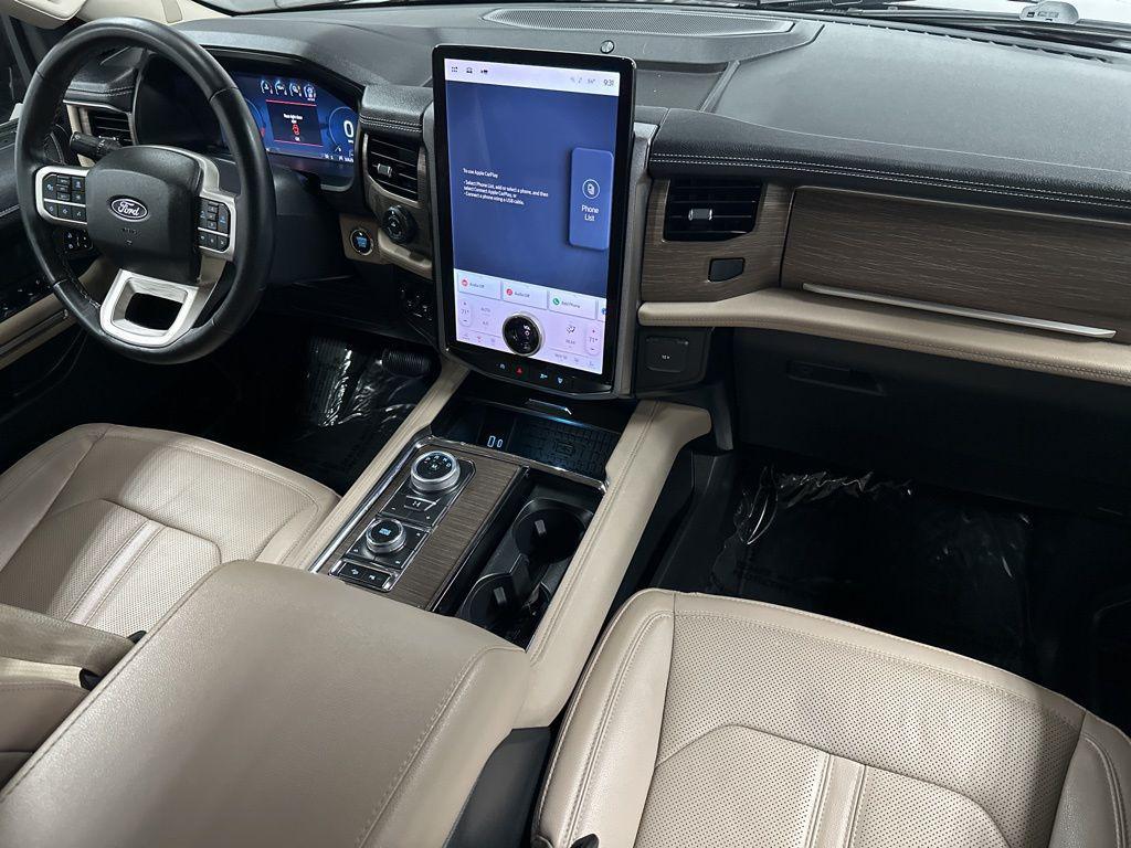 used 2024 Ford Expedition car, priced at $45,495