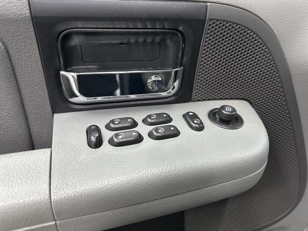 used 2007 Ford F-150 car, priced at $10,000