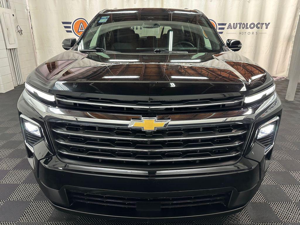 used 2025 Chevrolet Traverse car, priced at $33,000